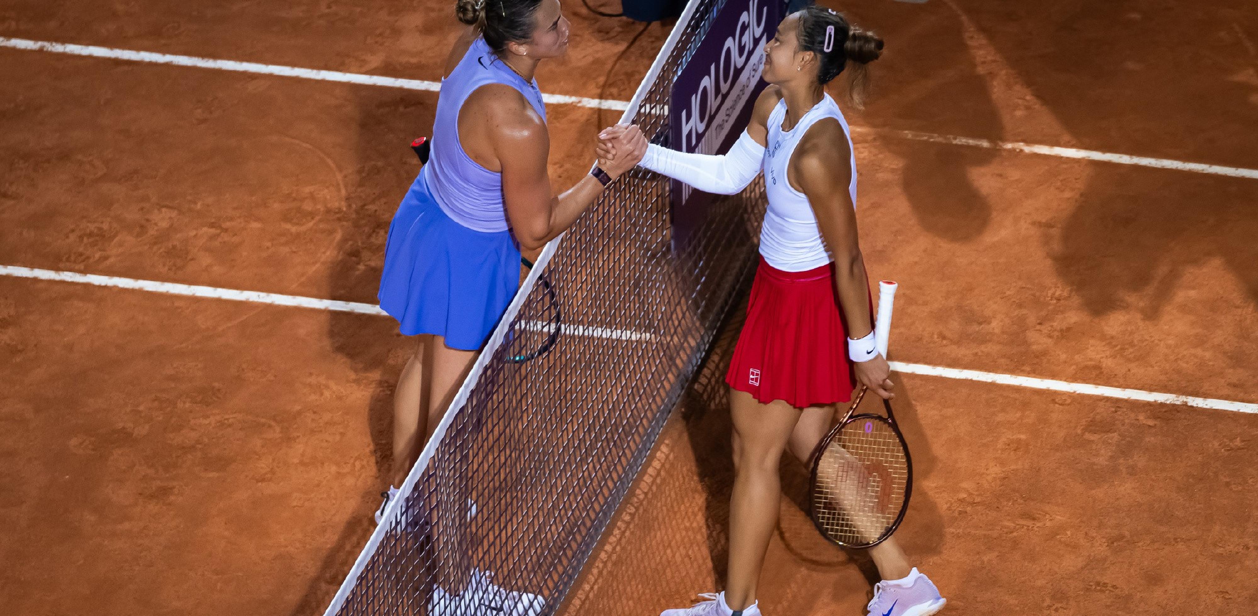 包含法国网球队碾压日本网球队，瓦林卡绝境逆转的词条